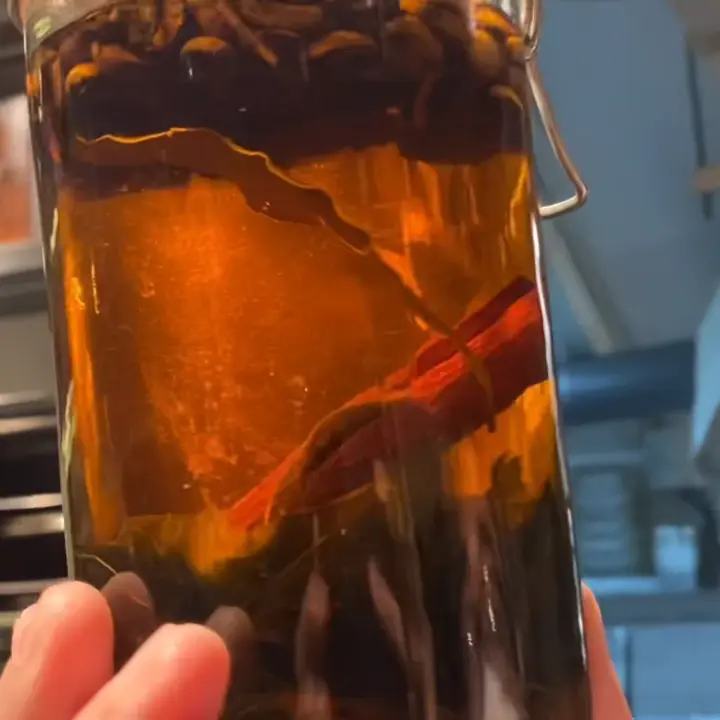 creation thumb for Café ☕️ Hoja de curry 🍃 aceite