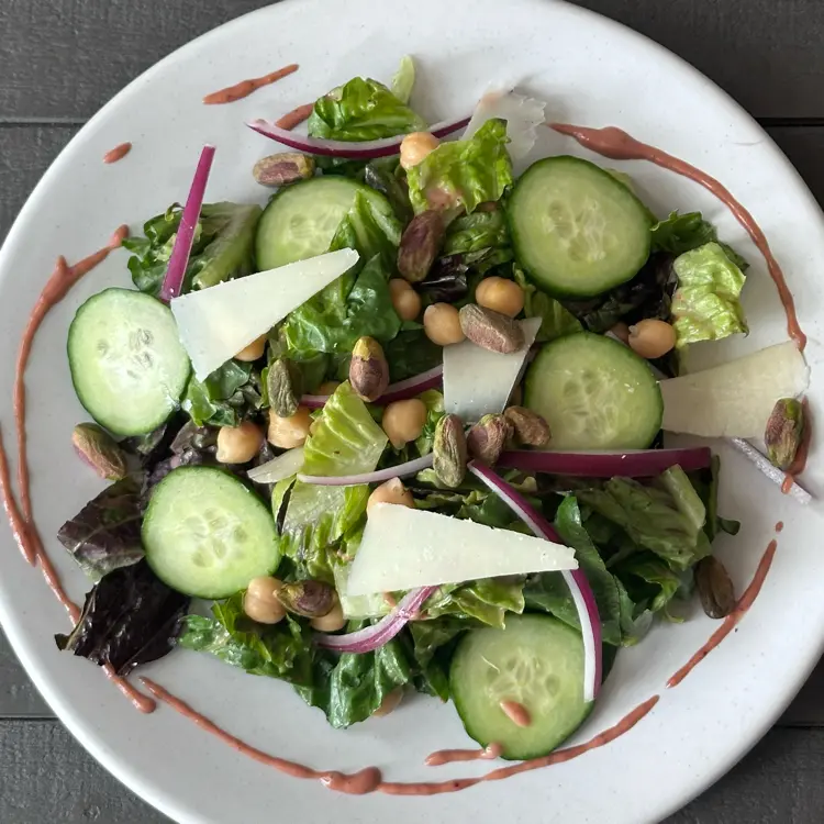 creation thumb for Salade de jeunes pousses avec vinaigrette aux figues