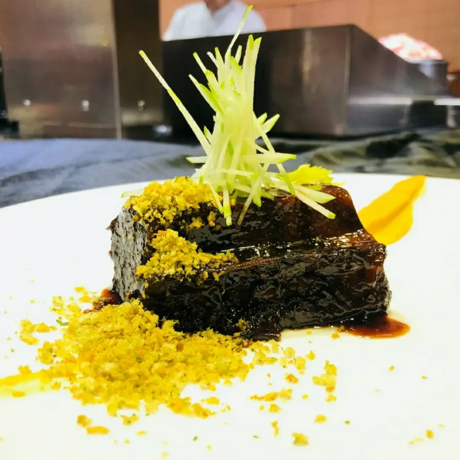creation thumb for Honey and Soy glazed Short Rib