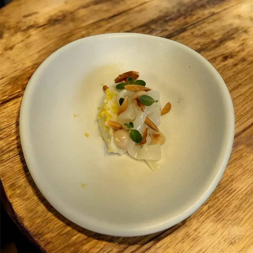 creation thumb for Crudo di seppia, cavolfiore, mandorle, emulsione al caffè 