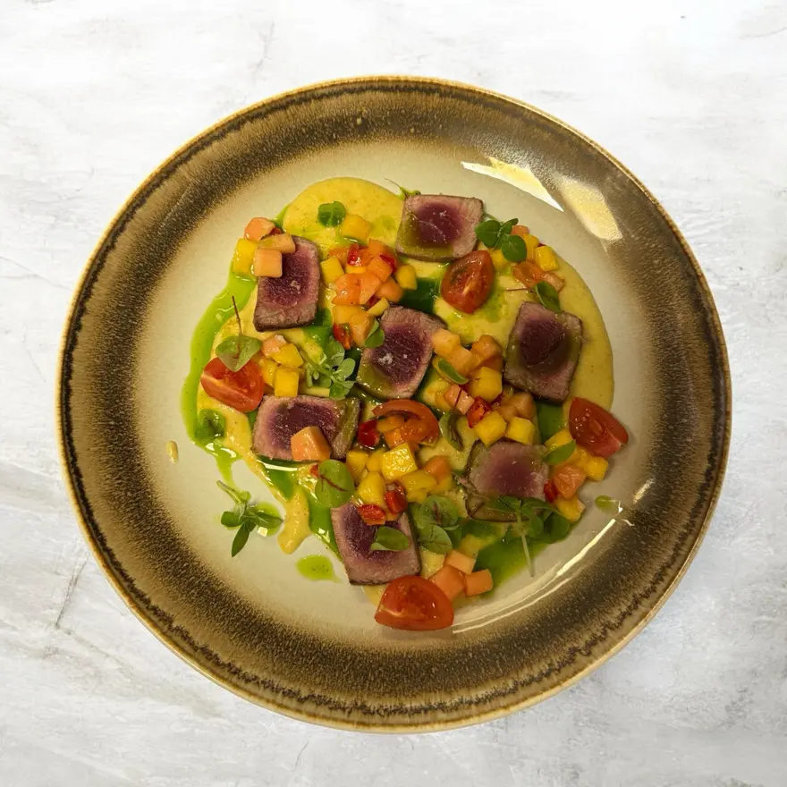 creation thumb for Tataki di tonno, datterino giallo, frutta tropicale