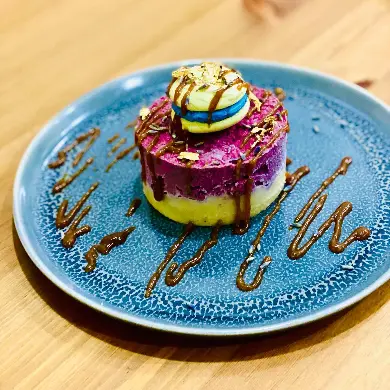 creation thumb for Vegan Cherry & Fig Cheescake Topped with Vegan Macaroon
