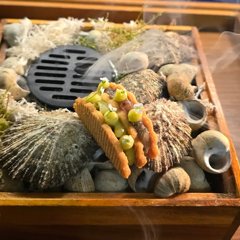 creation thumb for Sable. Charuteiro affumicato. Zenzero. Avocado. Lime.