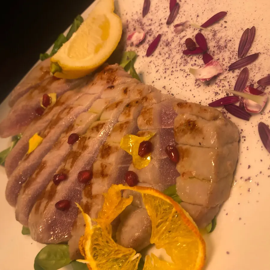 creation thumb for Tagliata di tonno floreale