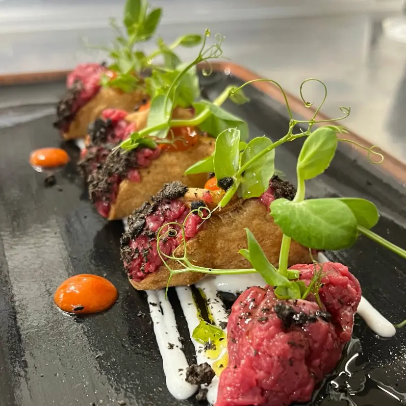 creation thumb for Tartare di manzo,cannolo siciliano