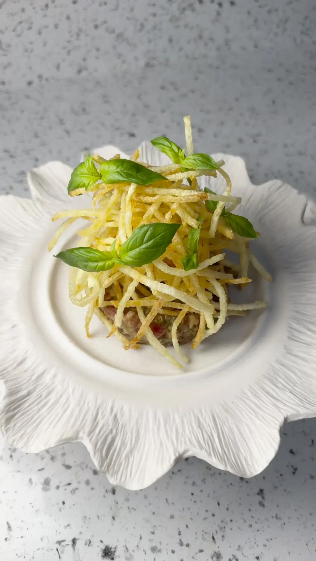 creation thumb for Tartare de Bœuf Provençal, basilic. 🥩 🌿