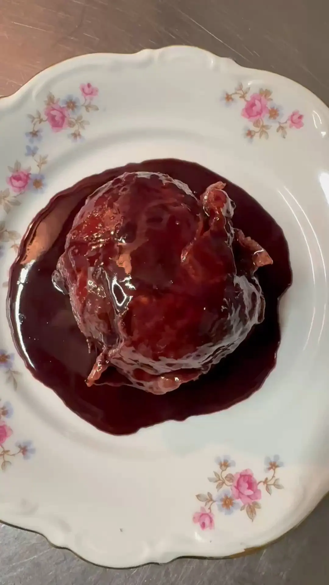 creation thumb for Beef Fillet with Liver Pâté and Port Wine Sauce