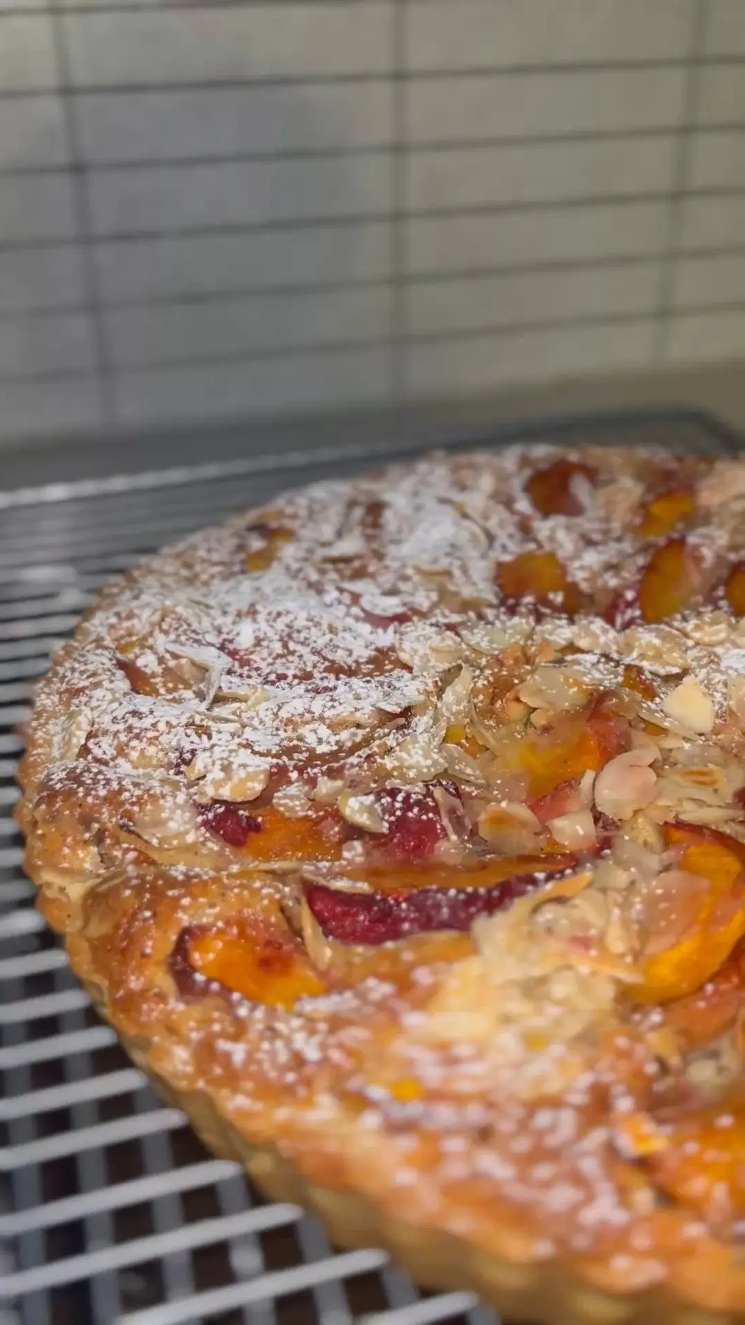 creation thumb for {Tarte aux Pêches Française avec Crème d'Amande} - Pâte Sablée - Amande