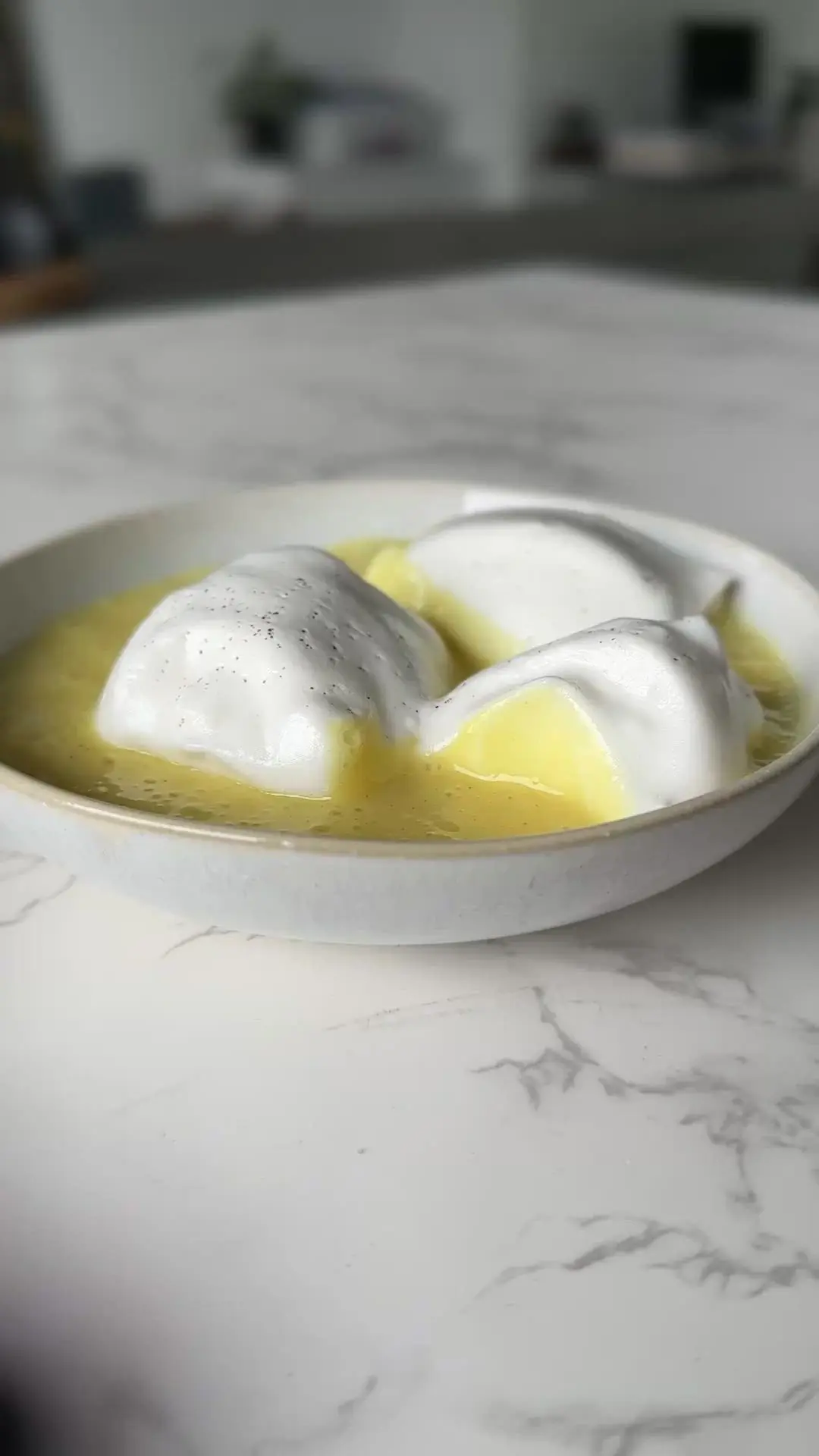creation thumb for Floating islands - vegan custard