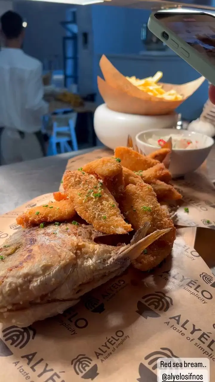 creation thumb for Fish&chips,insalata di cipolle piccante,maionese al basilico e limone..
