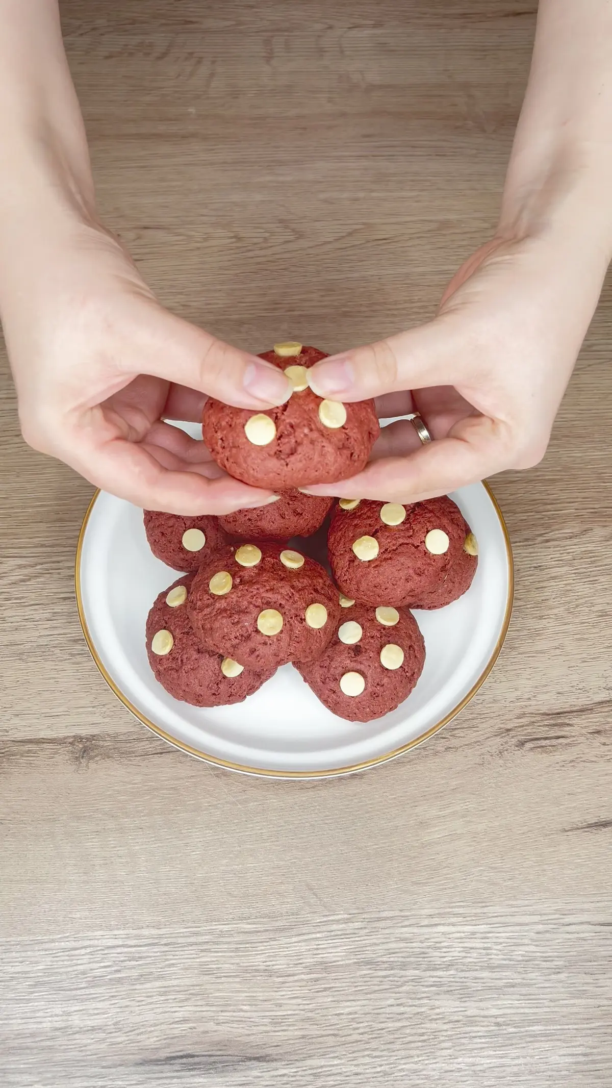 creation thumb for Red velvet cookies Christmas mood