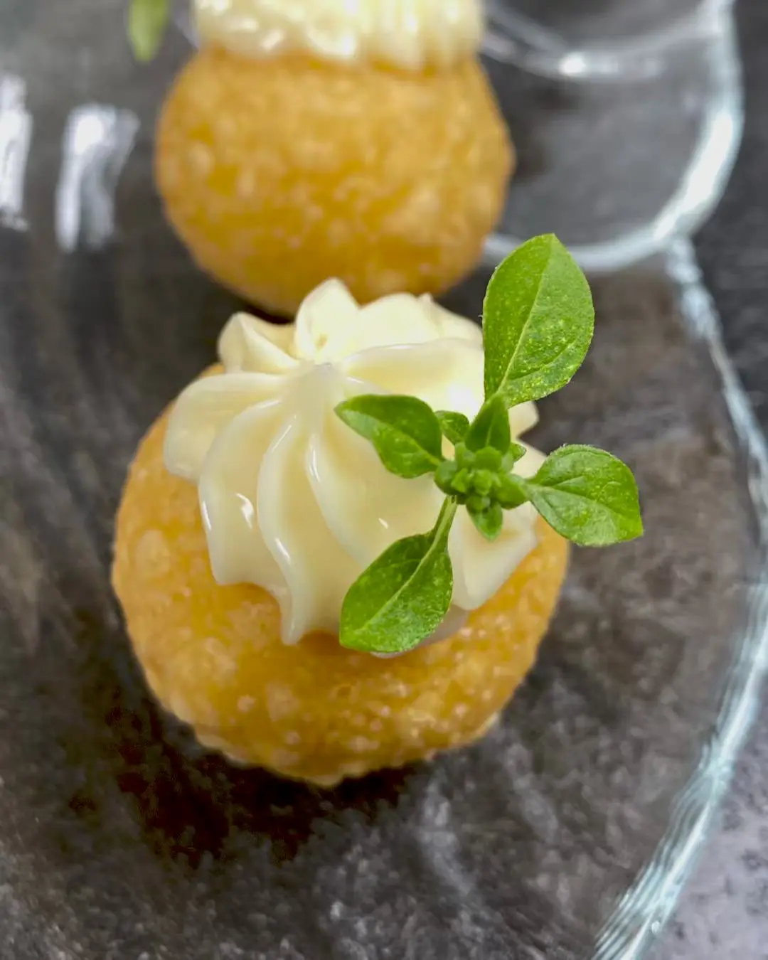 creation thumb for Choux au fromage avec sauce Aioli