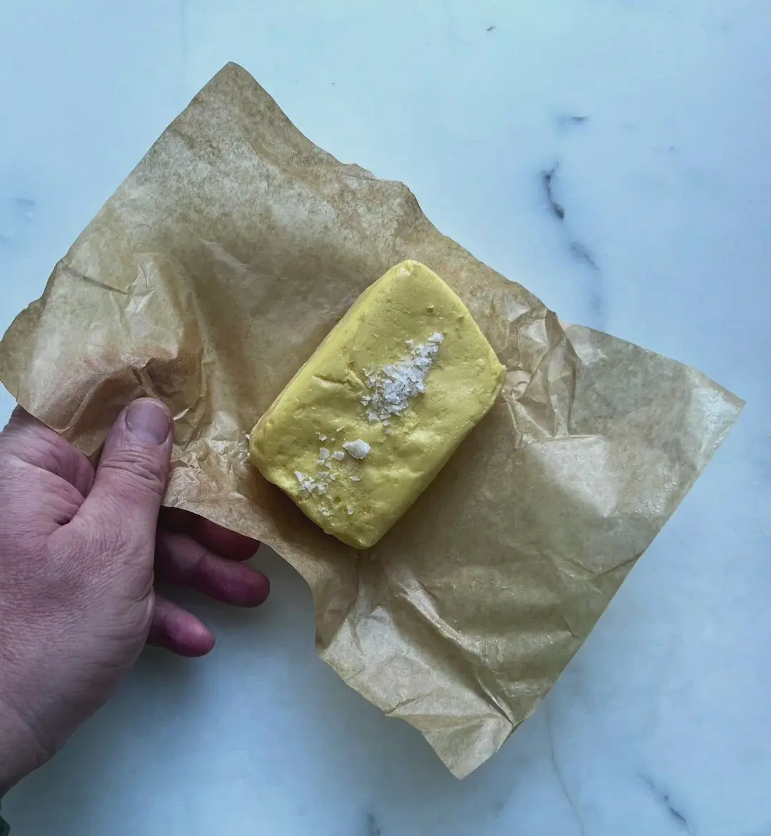 creation thumb for Handmade butter smoked with applewood
