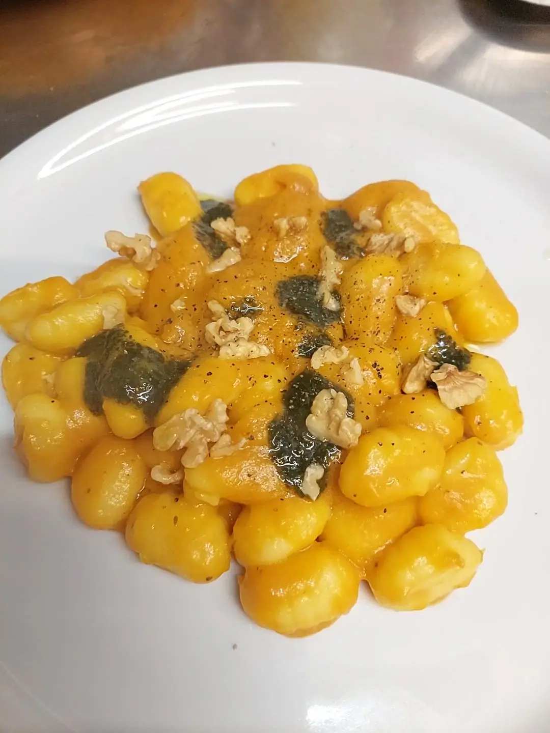 creation thumb for Gnocchi con crema de calabaza, nueces y salsa de menta