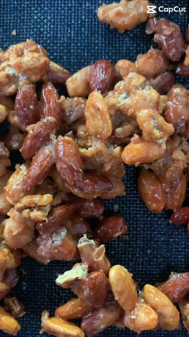 creation thumb for Almond and walnut praline.