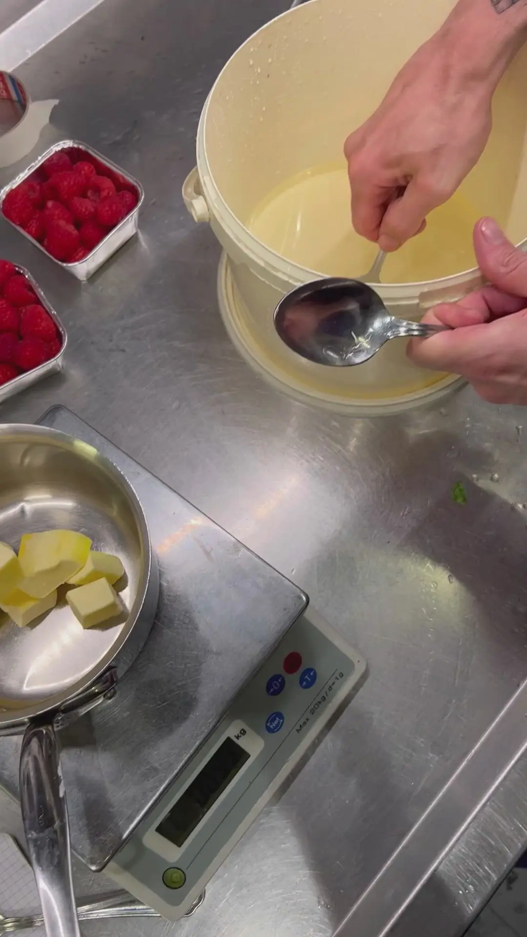 creation thumb for Crisp raspberry tuile