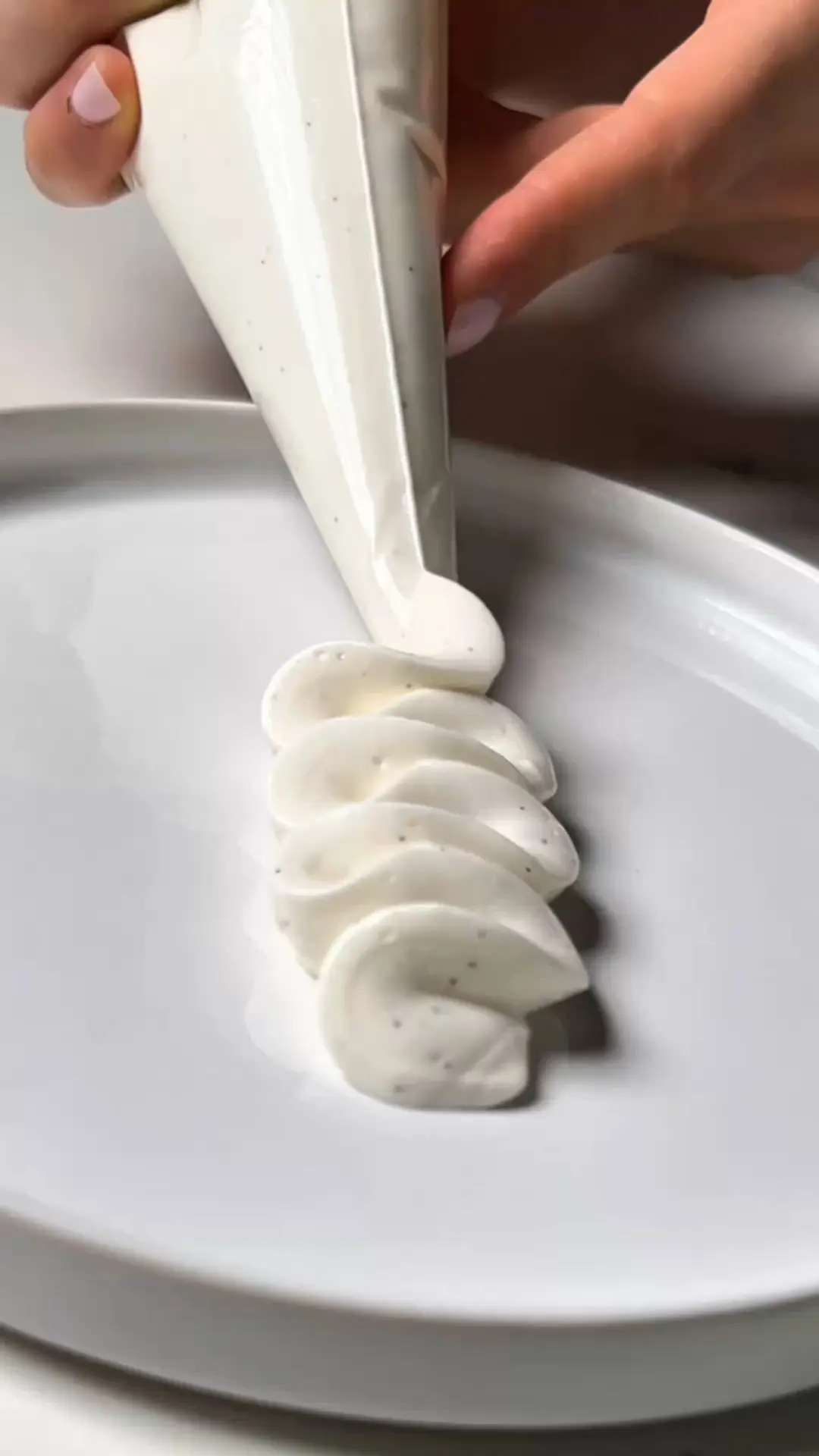 creation thumb for Crème Chiboust: timing meringue and base for Saint-Honoré