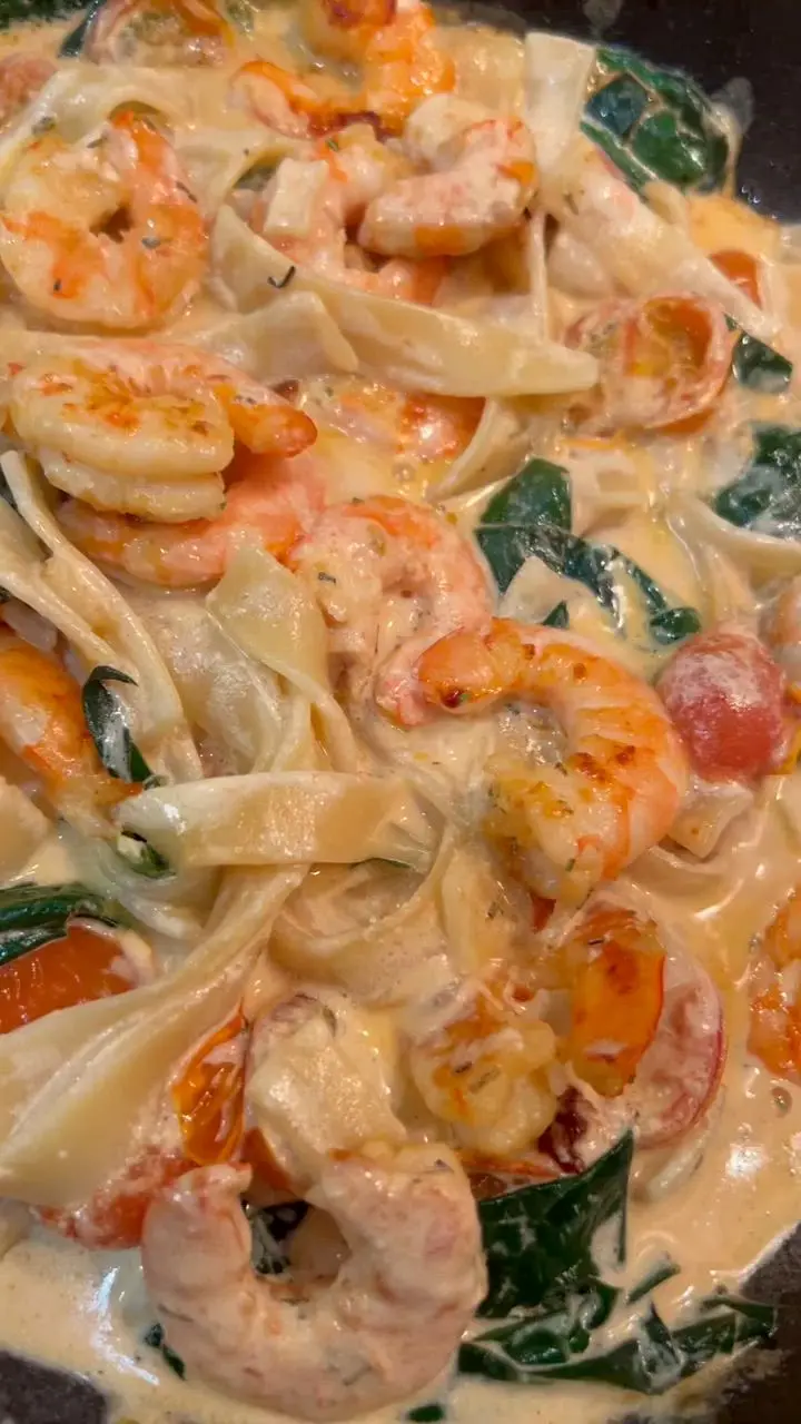 creation thumb for Alfredo pasta with shrimp recipe