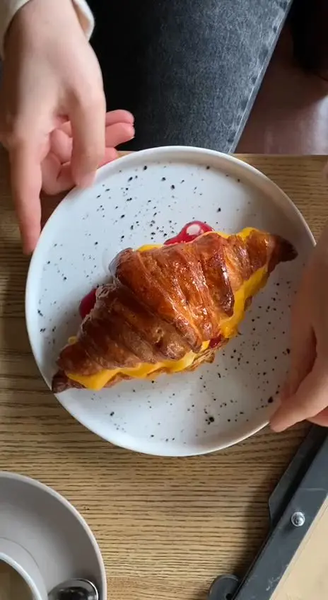 creation thumb for The most cheesy croissant