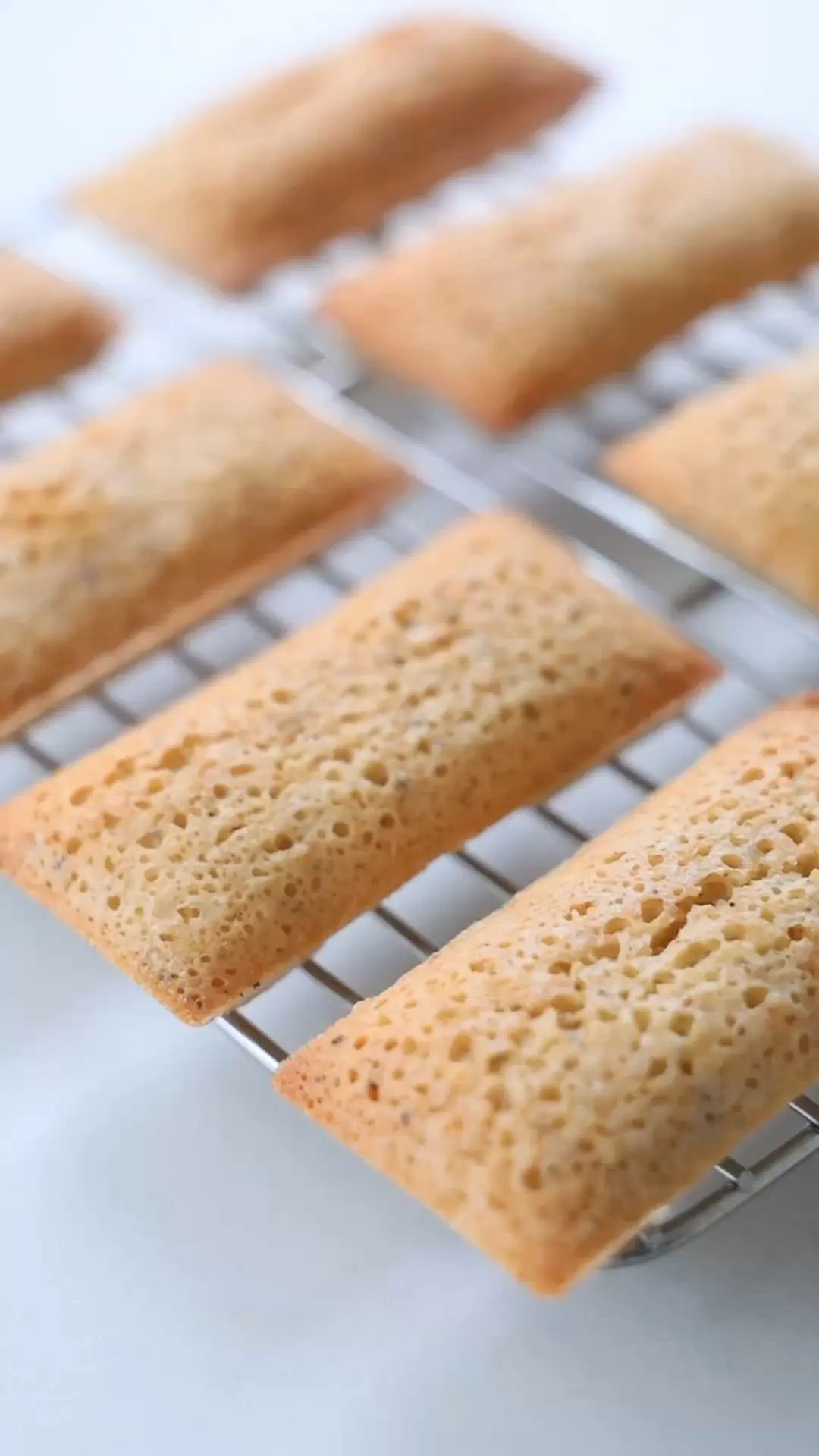creation thumb for Financier — Torta Leggera di Burro Nocciola e Mandorle