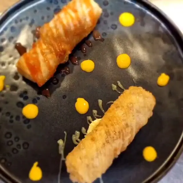 creation thumb for Summer rolls sweet and sour sauce and lemon gel