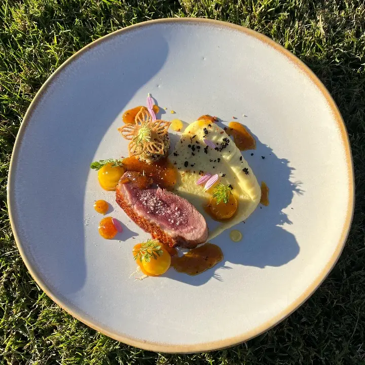creation thumb for Magret de canard rosé, patate douce, safran,orange, mangue 