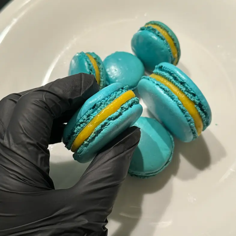 creation thumb for Macarons Blu