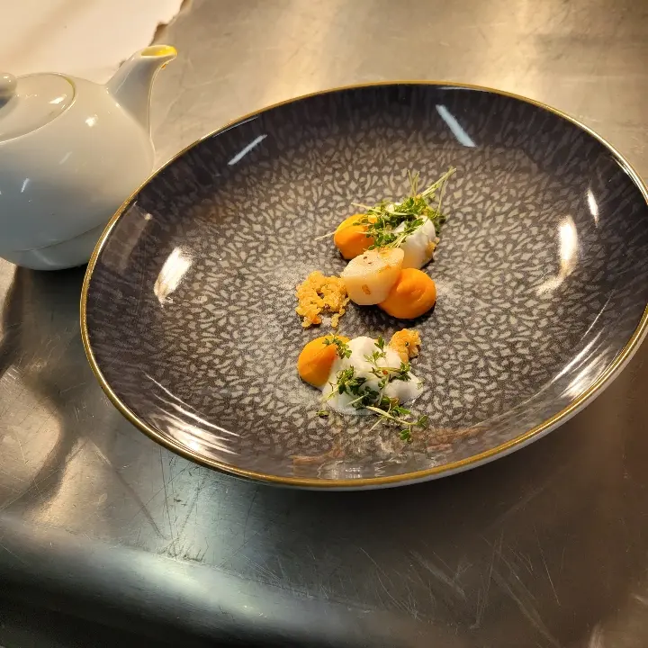creation thumb for Carrot-ginger soup with scallops
