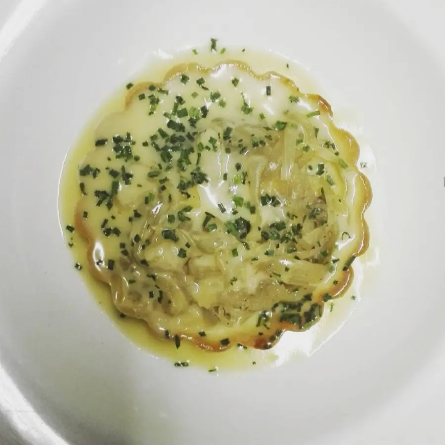 creation thumb for Onion tart, beurre blanc