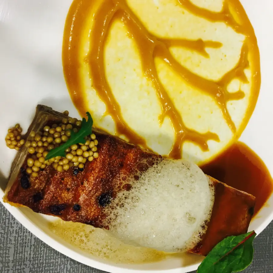 creation thumb for Juice pork with purée corn and beef dressing!