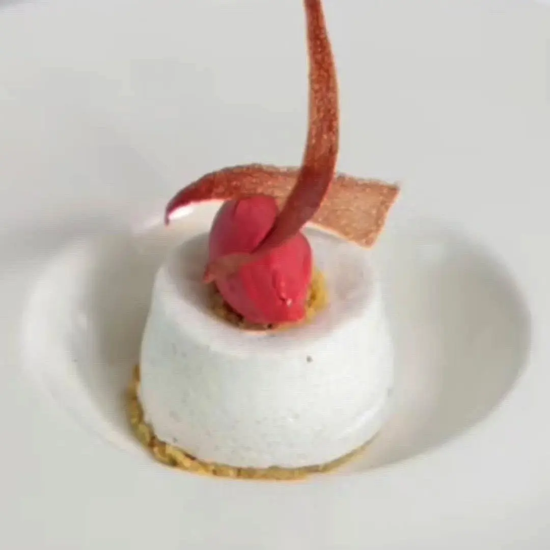 creation thumb for Floating Island Meringue with Raspberry Insert