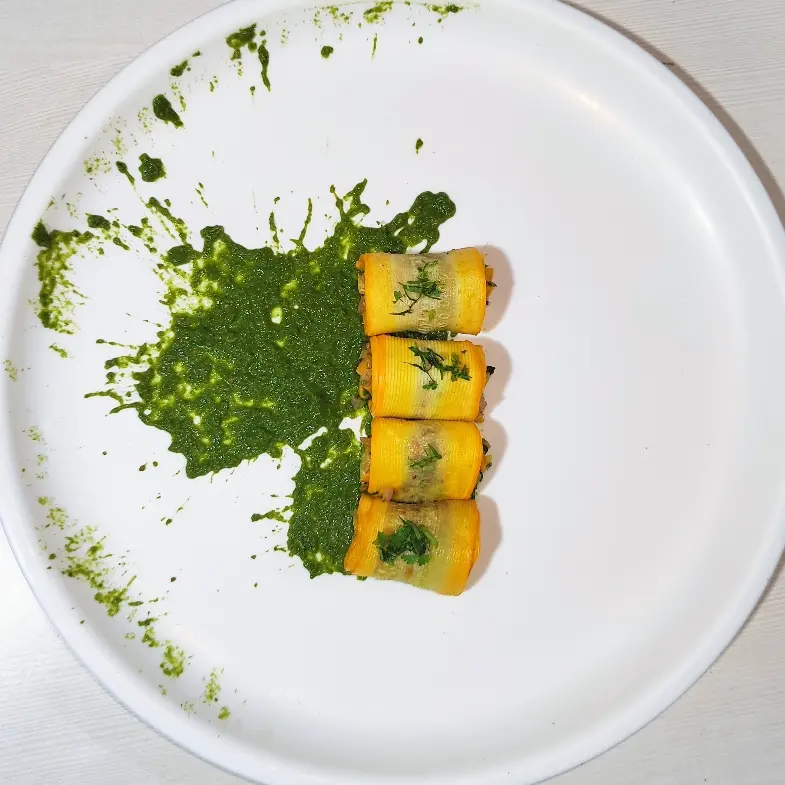 creation thumb for Yellow Zucchini salad roll with green mint coriander sauce.