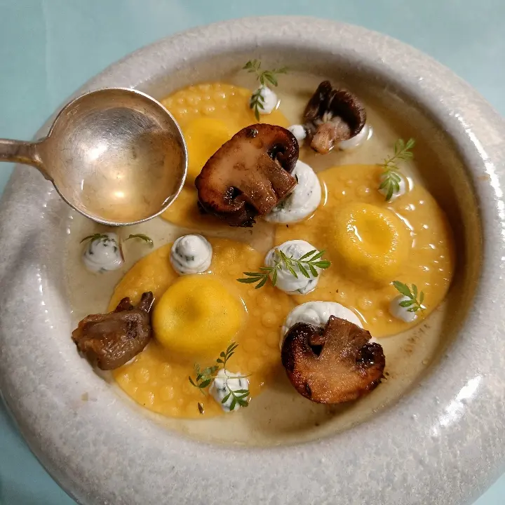 creation thumb for Raviolis maison au fromage de chèvre et aux champignons