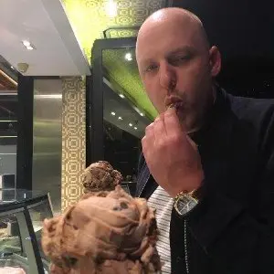 Rudi bil