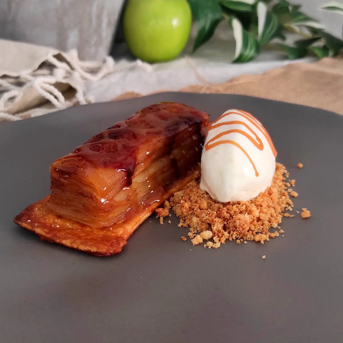 creation thumb for Tarte tatin millefeuille aux pommes fumées