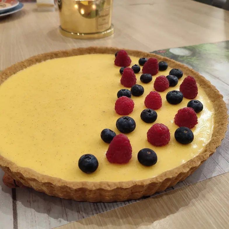 creation thumb for Lemon curd vanilla tart with raspberries and blueberries