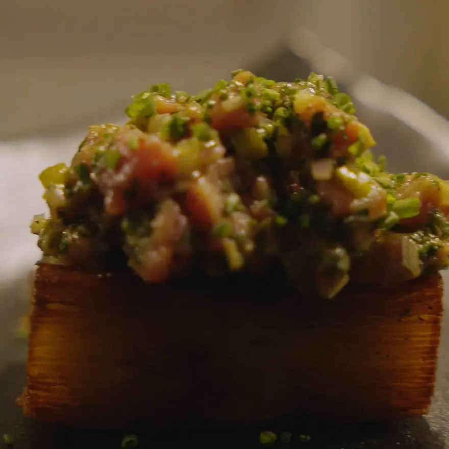 creation thumb for Crispy Potato & Beef Tartare 🥔🥩