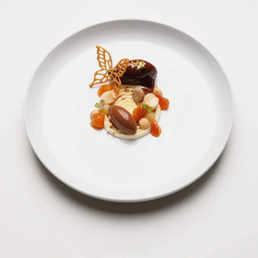 creation thumb for Chocolate Felchlin/ Apricot/ Macadamia Nut