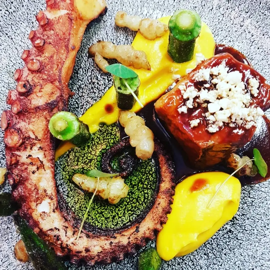 creation thumb for Pulpo - Duroc Schweinebauch - Crosne - Okra & Karotten Ingwercreme-