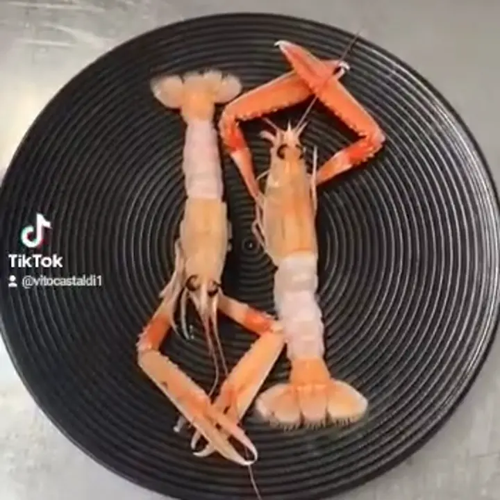 creation thumb for Scampi with salt and seawater