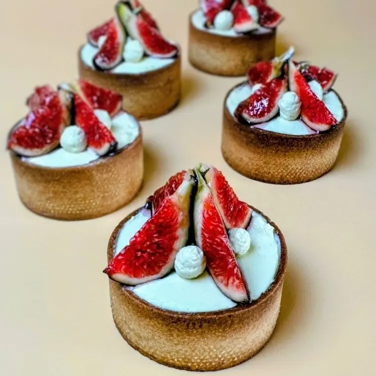 creation thumb for Bee pollen and fig tartlets