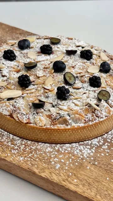 creation thumb for Tarta de almendras y frutos