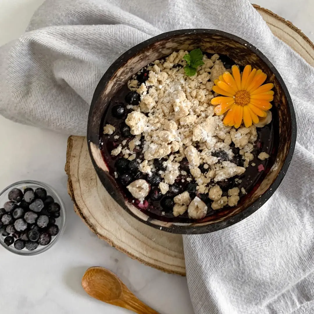 creation thumb for Bilberry Bun Smoothie Bowl