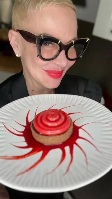 creation thumb for Creepy Cake