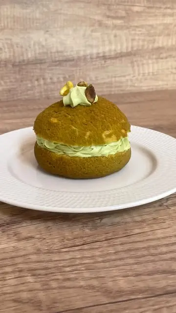 creation thumb for Matcha choux au craquelin