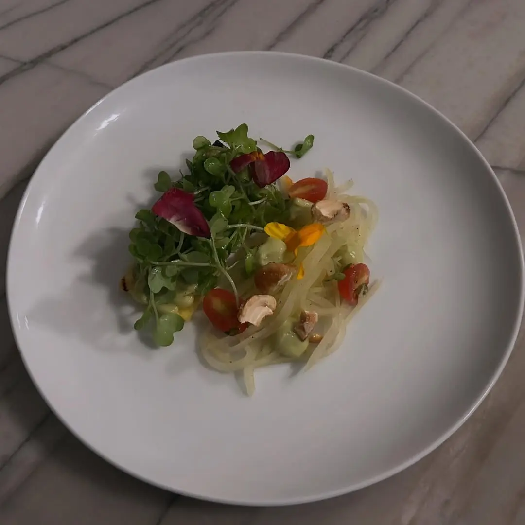 creation thumb for Hibiscus vinegaette and green papya salad,grilled Ananas