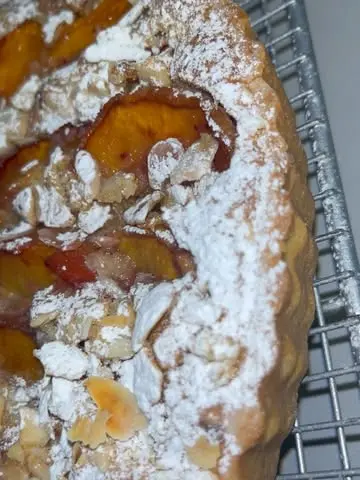 creation thumb for Tarte aux Pêches Française avec Crème d'Amande