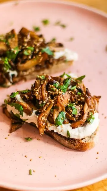 creation thumb for Pulled Mushrooms & White Bean Hummus