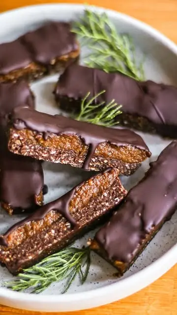 creation thumb for Gingerbread Caramel Bars