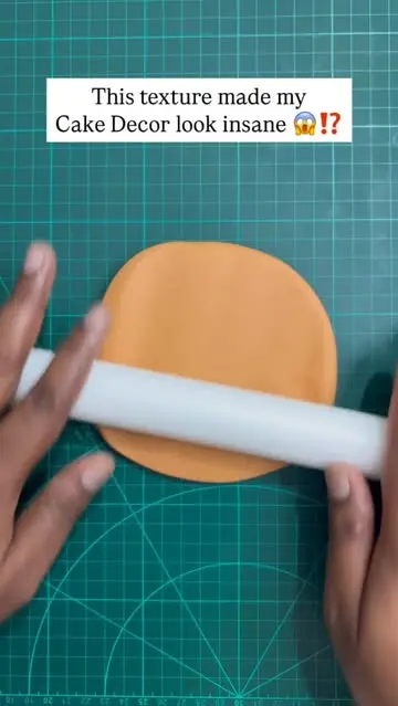 creation thumb for Wafer Paper Crack Technique